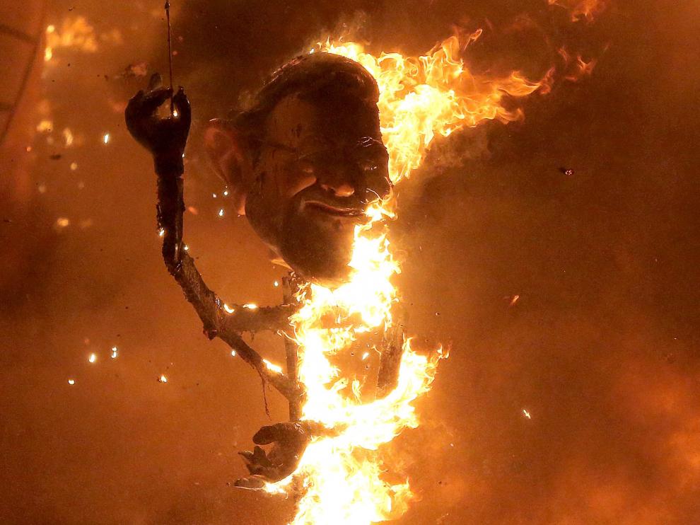 Arden las fallas en Valencia