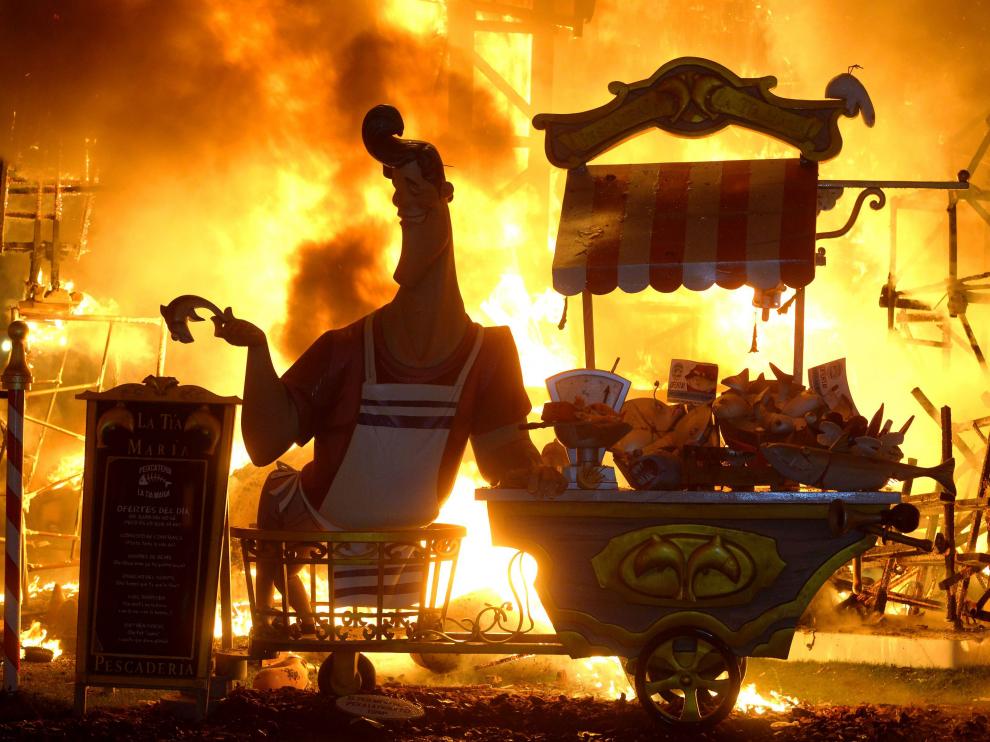 Arden las fallas en Valencia