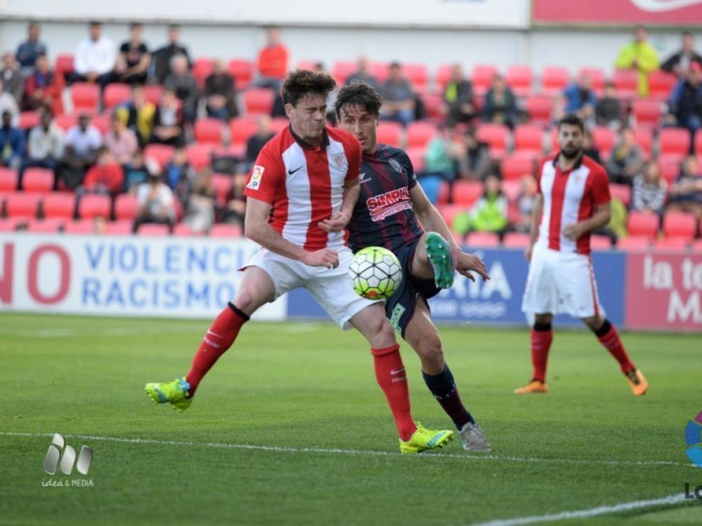 Un momento del SD Huesca-Bilbao Athletic.