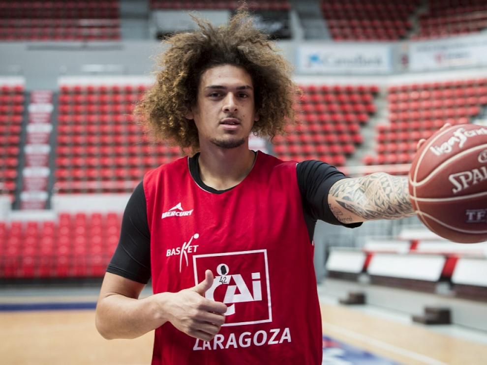 Isaac Fotu, jugador del CAI Zaragoza