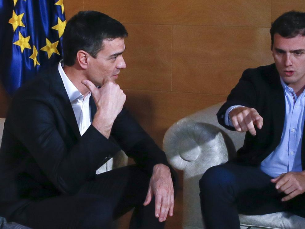 Reunión entre Sánchez y Rivera este martes.