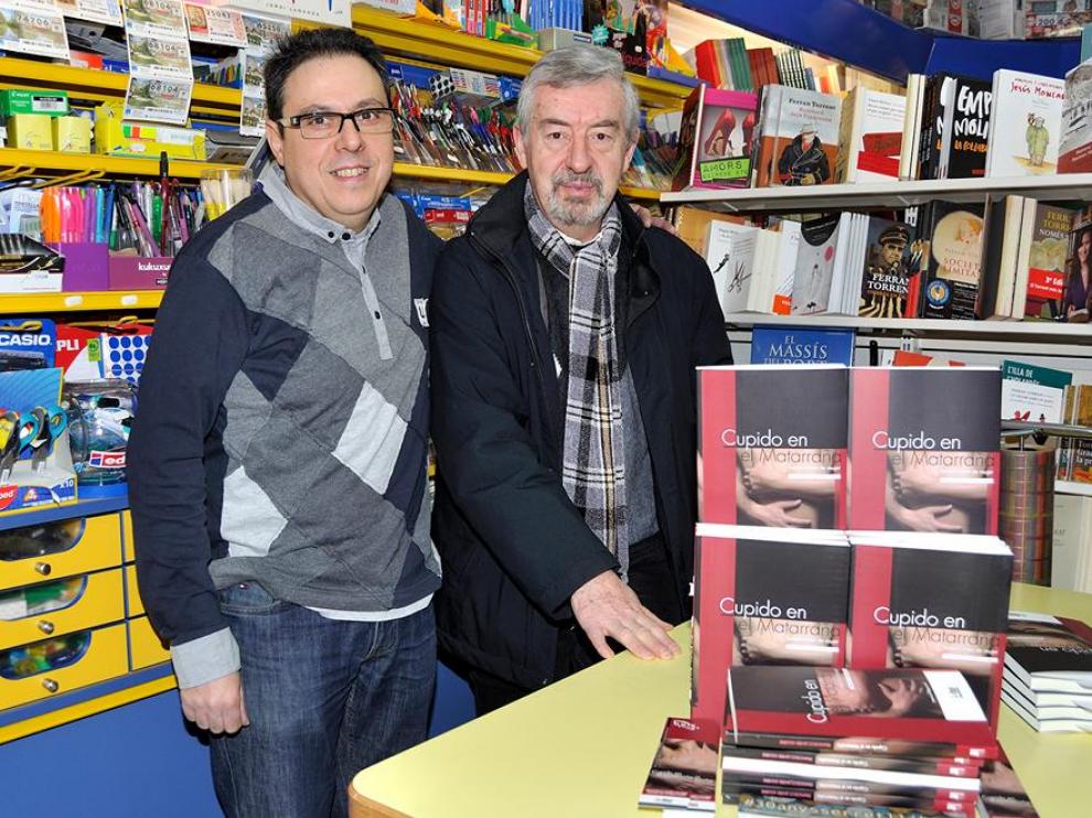 Firmas de libros en la Librería Serret de Valderrobres.