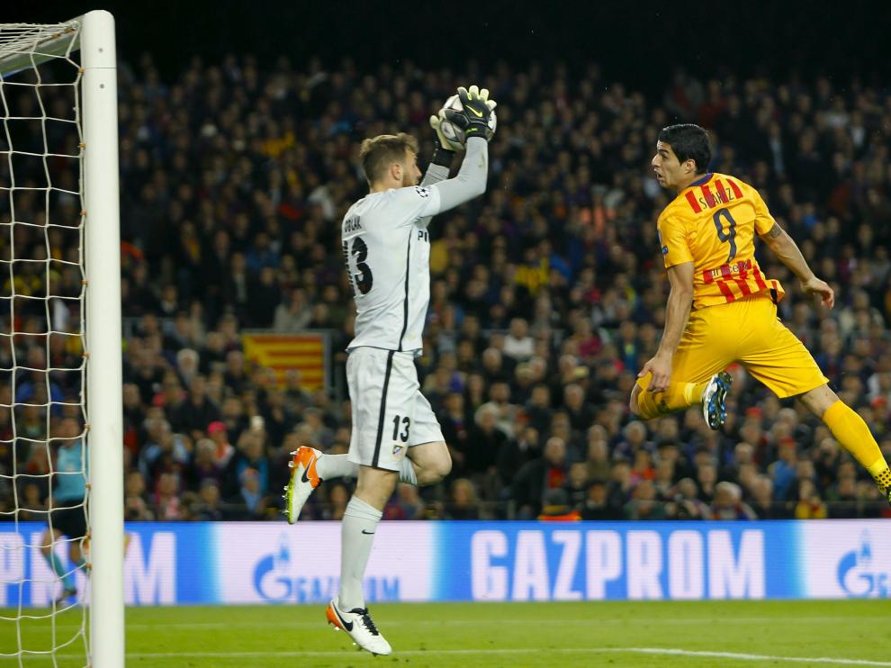 Una de las jugadas del partido.