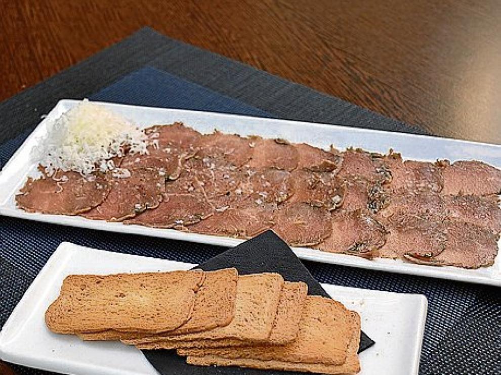 Receta de carpaccio de potro al eneldo y limón.