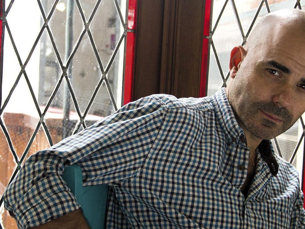 El escritor argentino Eduardo Sachieri, ganador del premio Alfaguara con 'La noche en la usina'