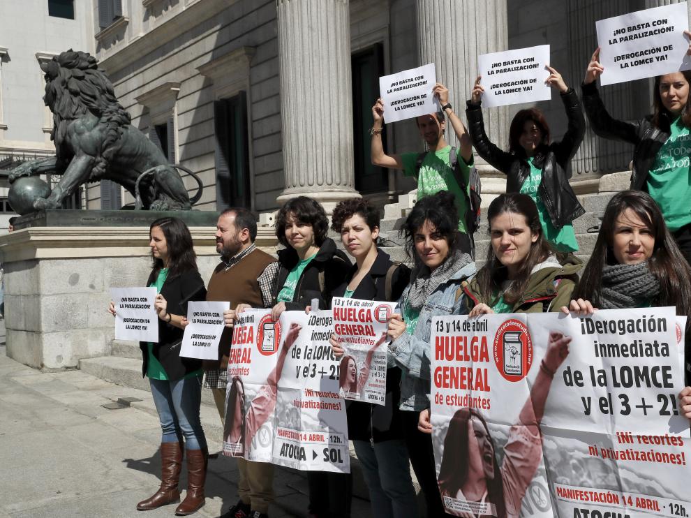 Protesta a las puertas del Congreso.