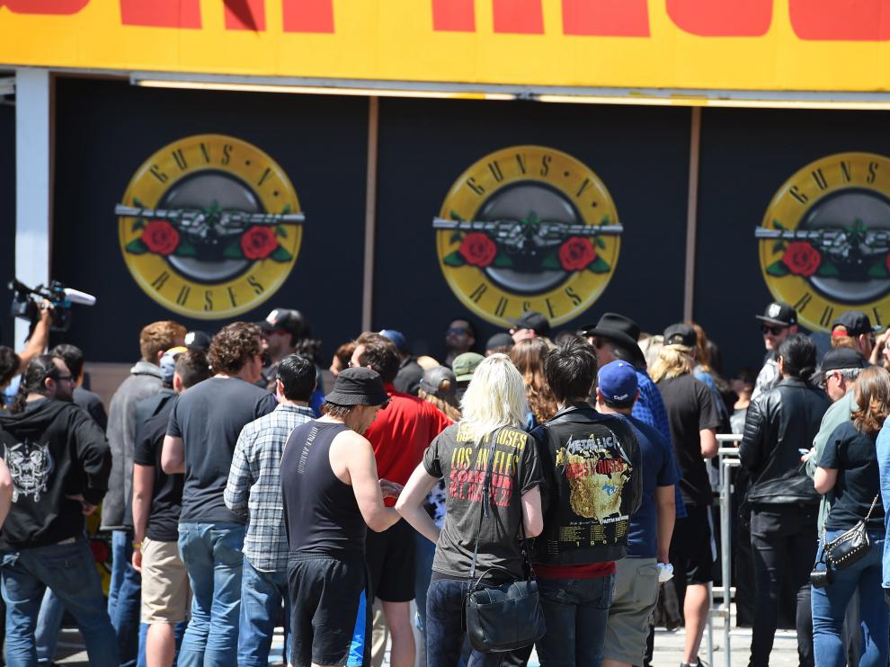 Fans de Guns N' Roses en una foto de archivo.