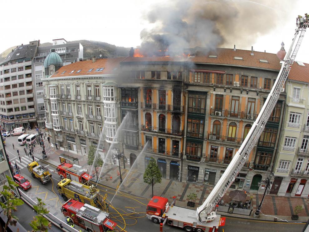 Incendio en el centro de Oviedo
