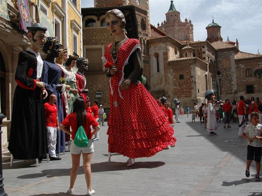 Los amantes de Teruel serán la cuarta pareja de la comparsa de gigantes de la ciudad.