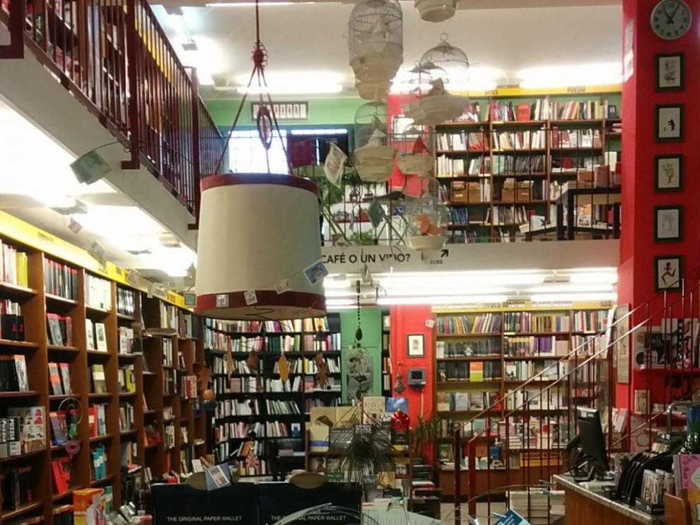 Interior de la Librería Cálamo de Zaragoza.
