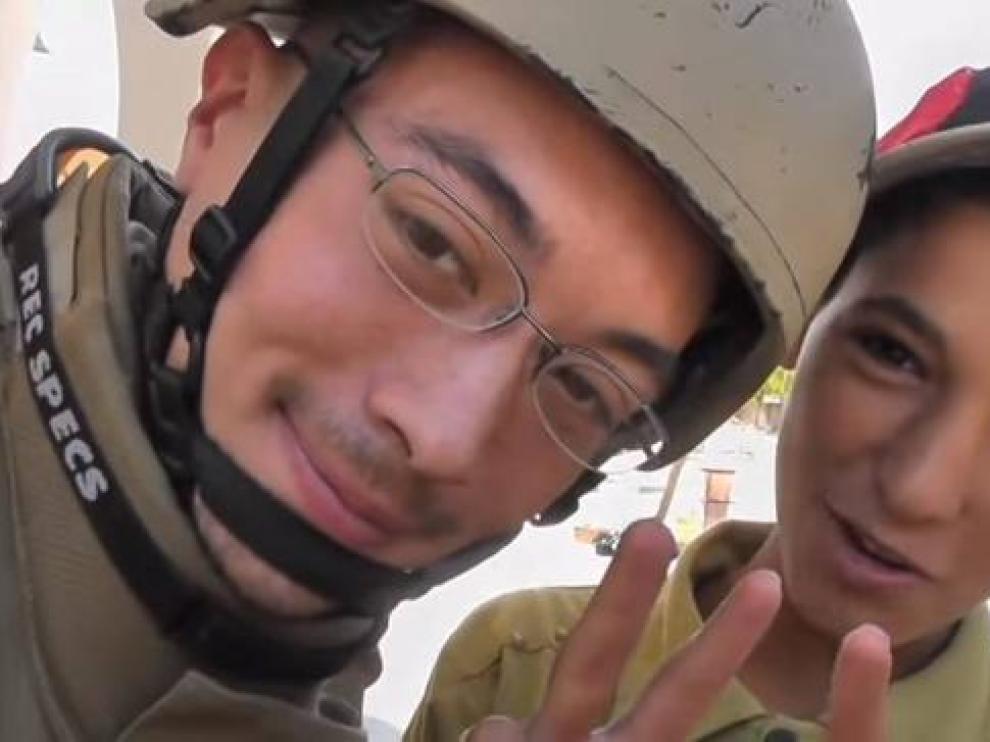 Kevin Patrick Dawes (izquierda), el supuesto fotógrafo estadounidense liberado tras permanecer detenido en Siria desde 2012.