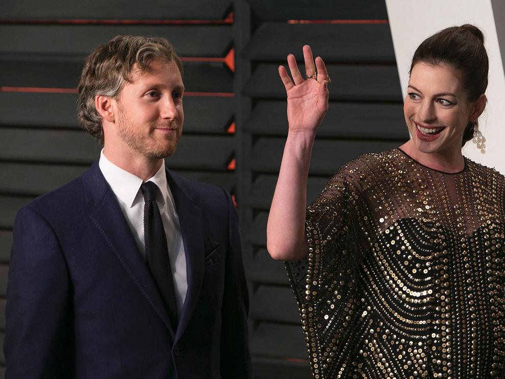 La actriz, embarazada, junto a su marido, Adam Shuman