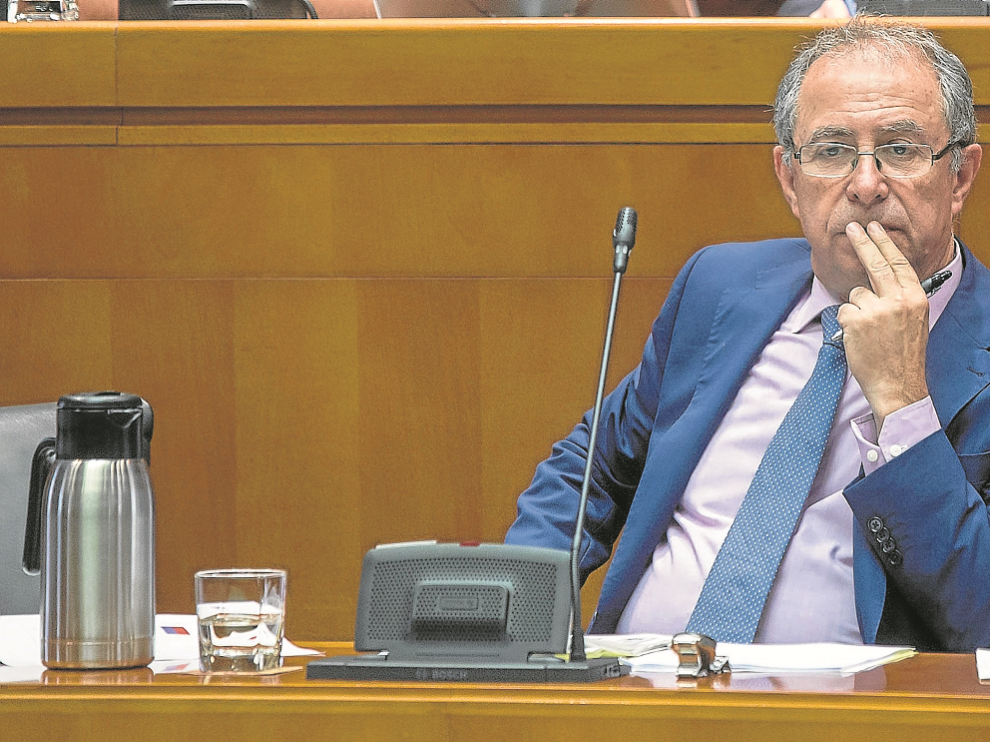 Fernando Gimeno, consejero de Hacienda del Gobierno de Aragón, en una comparecencia.