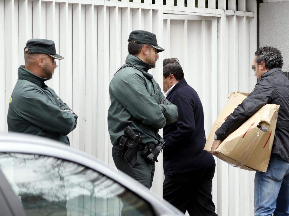 Imágenes del registro efectuado este lunes en el domicilio de Mario Conde.