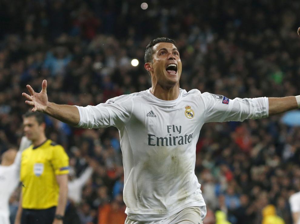 Ronaldo celebra un gol en un partido de liga.