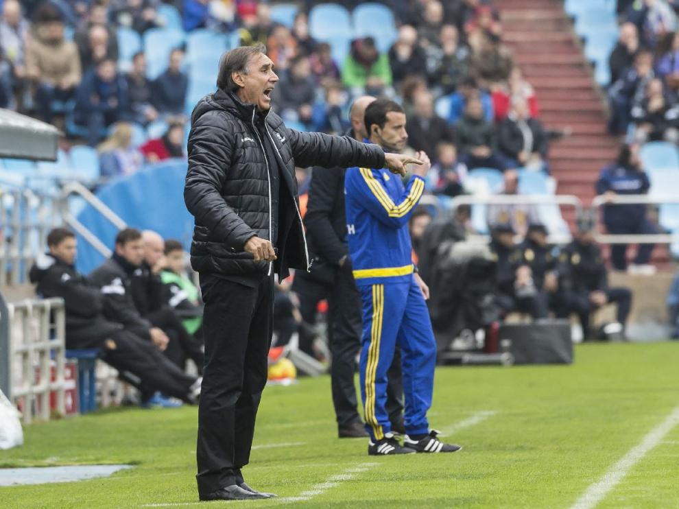 Miguel Ángel Portugal, entrenador del Valladolid, durante el partido de la primera vuelta en La Romareda, en el que ganó el equipo pucelano por 0-2.