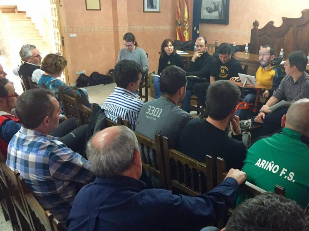 Echenique se ha reunido en Ariño con los trabajadores del sector de la minería.