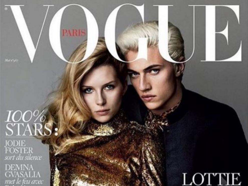 Comparte portada con el modelo Lucky Blue Smith.