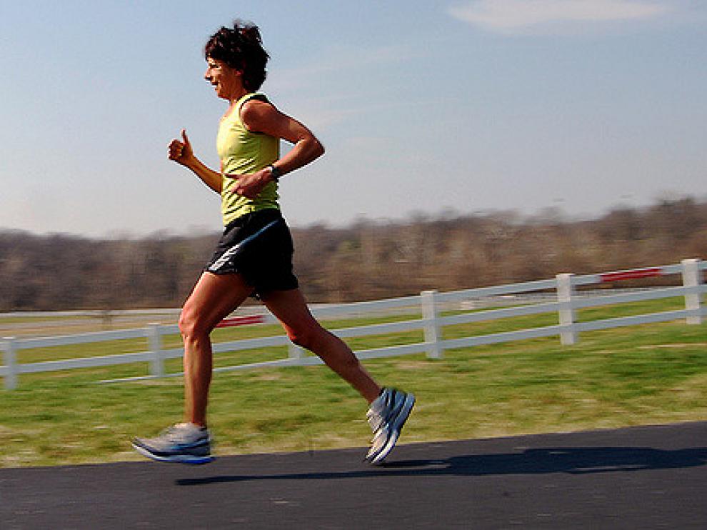 Cuando se preparan para competir, los corredores deberían seguir dietas con más hidratos de carbono.