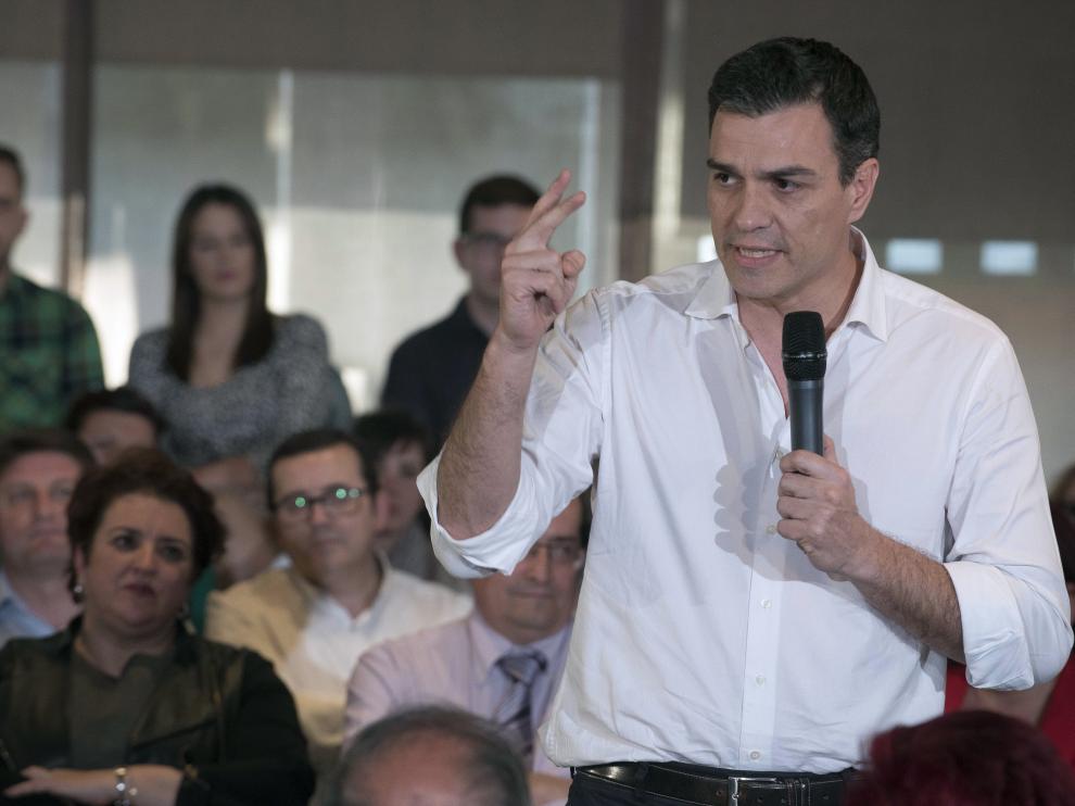 Pedro Sánchez durante un mitin en Granada.