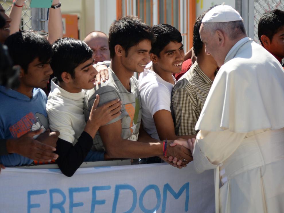El Papa en su visita a los refugiados de Lesbos.