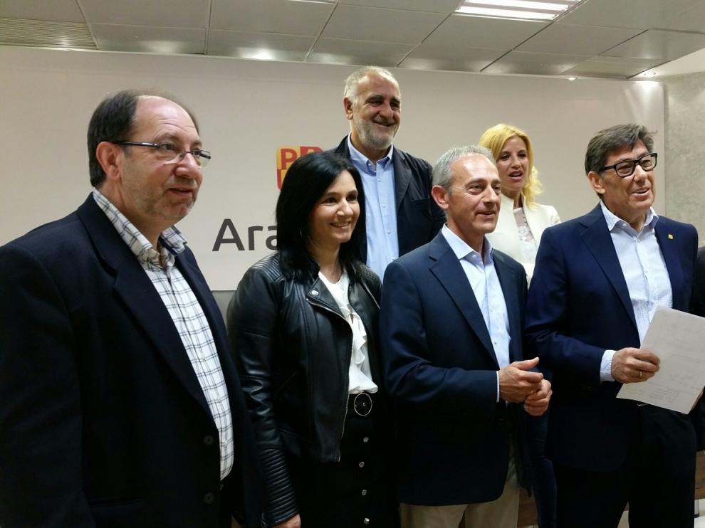 El presidente del PAR, Arturo Aliaga, con otros cargos del partido.