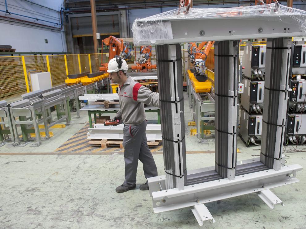 El sector industrial sigue liderando las exportaciones en la Comunidad.