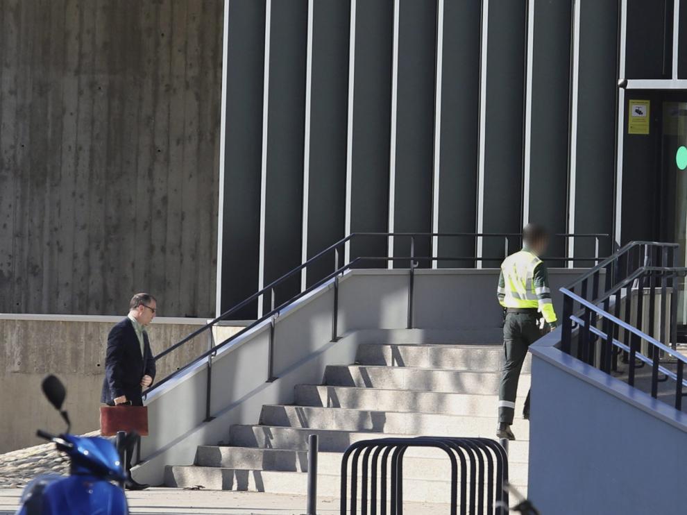 Acuden a declarar ante la Fiscalía de Menores de Huesca los compañeros del Guardia Civil muerto en un control de Barbastro