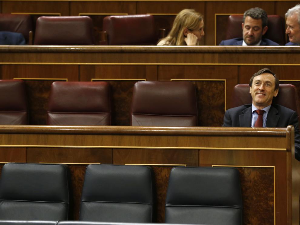 Rafael Hernando en la bancada popular.