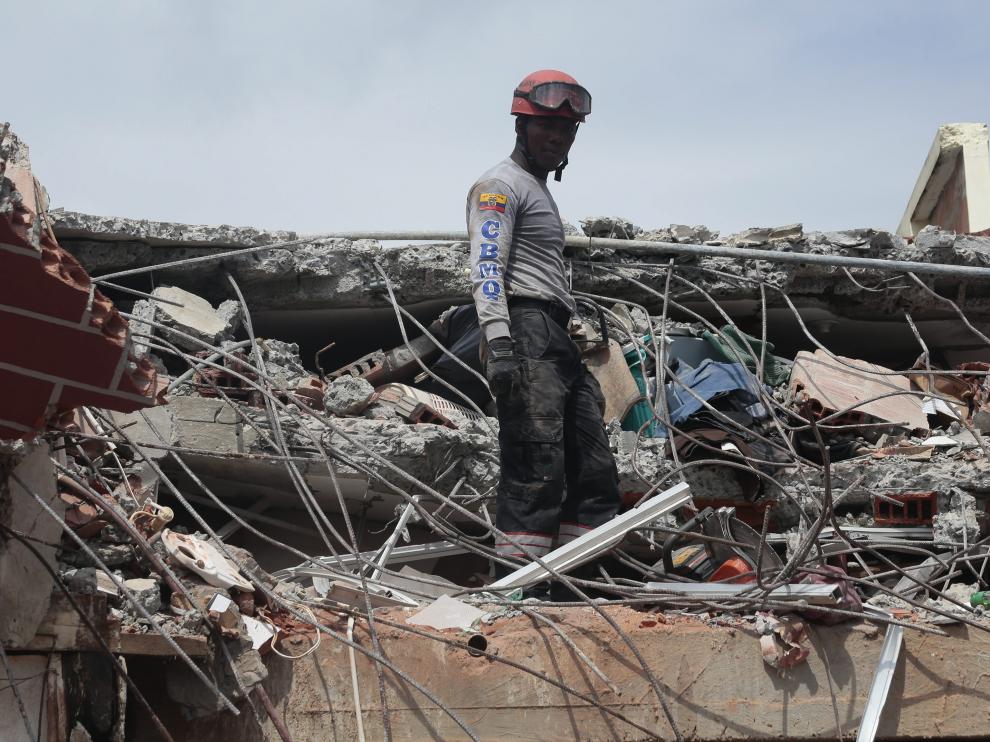El Gobierno ha calificado el terremoto como la mayor catástrofe ocurrida en el país desde hace 67 años.