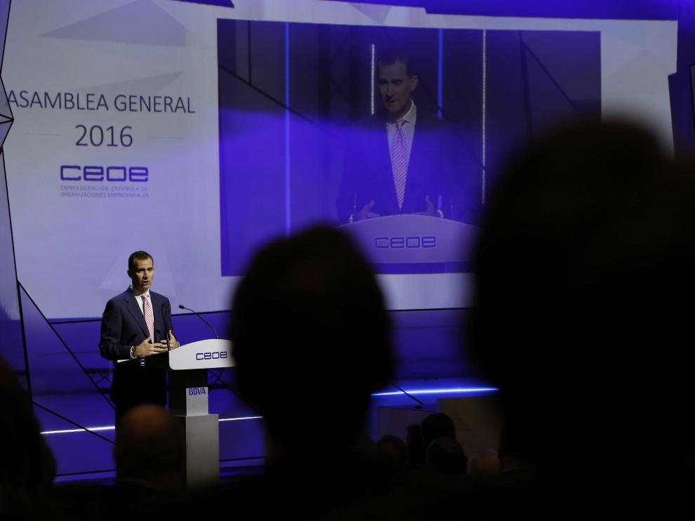 El Rey, en la asamblea de la CEOE.