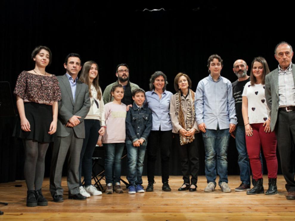 Los ganadores de las distintas categorías, en el escenario del cine Venecia de Torrero.