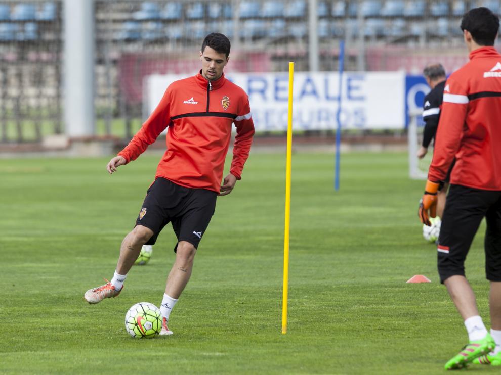 Erik Morán, durante un entrenamiento del Real Zaragoza