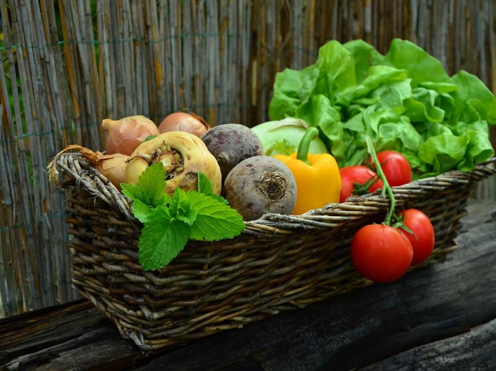 La dieta mediterránea, rica en frutas y verduras, forma parte de este prestigioso listado