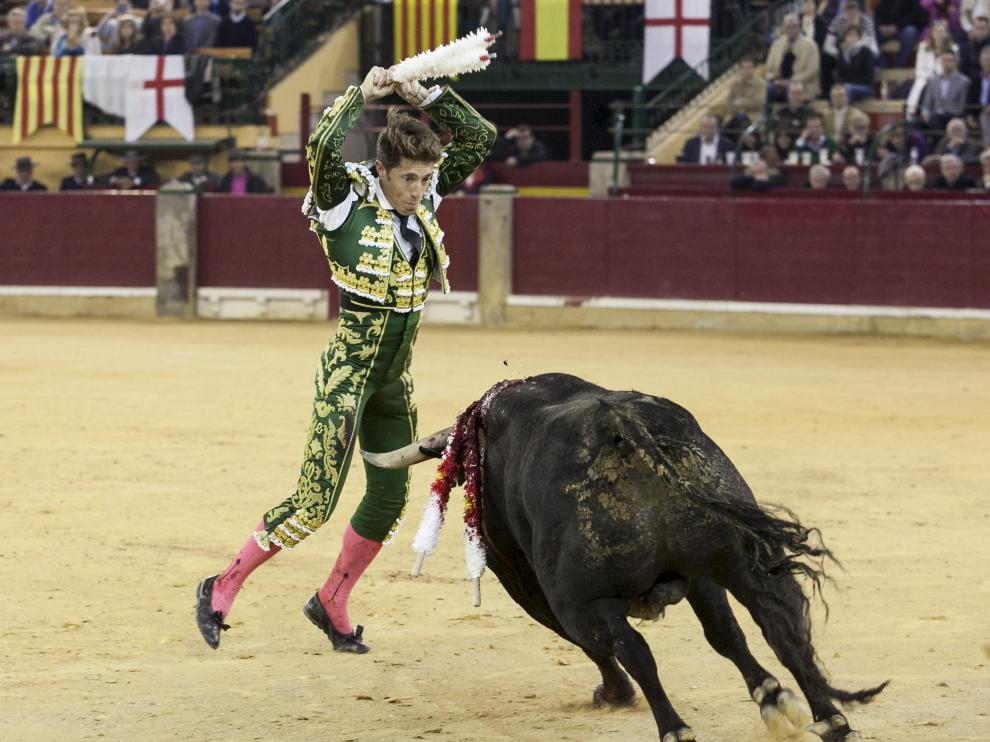 Par de banderillas de Manuel Escribano.