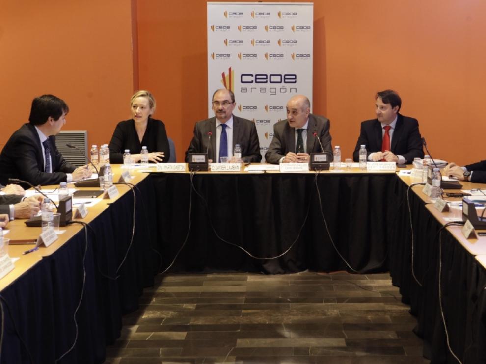 Javier Lambán en una reunión con la CEOE