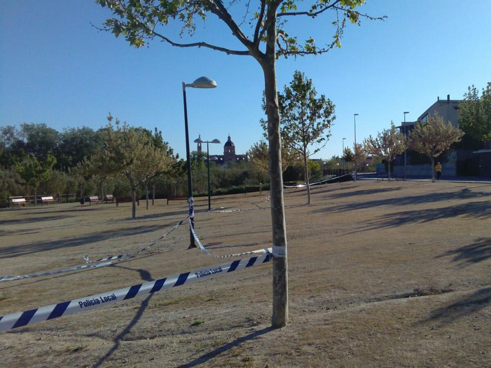 El parque infantil ubicado en la calle Numancia está precintado desde hace unos días.