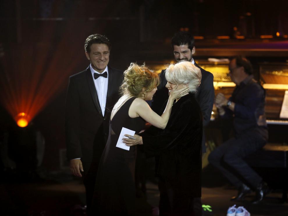 Lola Herrera, junto a su hija, durante la gala.