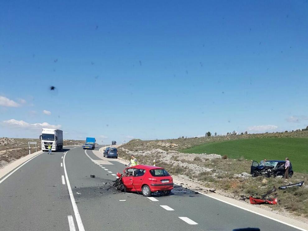 Estado en el que han quedado los dos vehículos involucrados en el accidente.