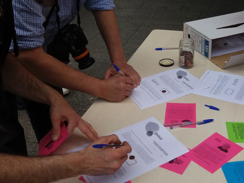 Recogida de firmas y céntimos en apoyo a las entidades del OADI