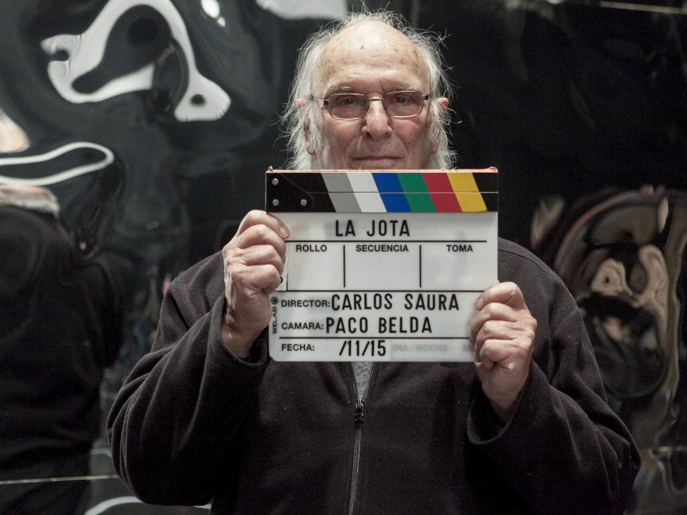Carlos Saura, en el rodaje de 'La Jota'.