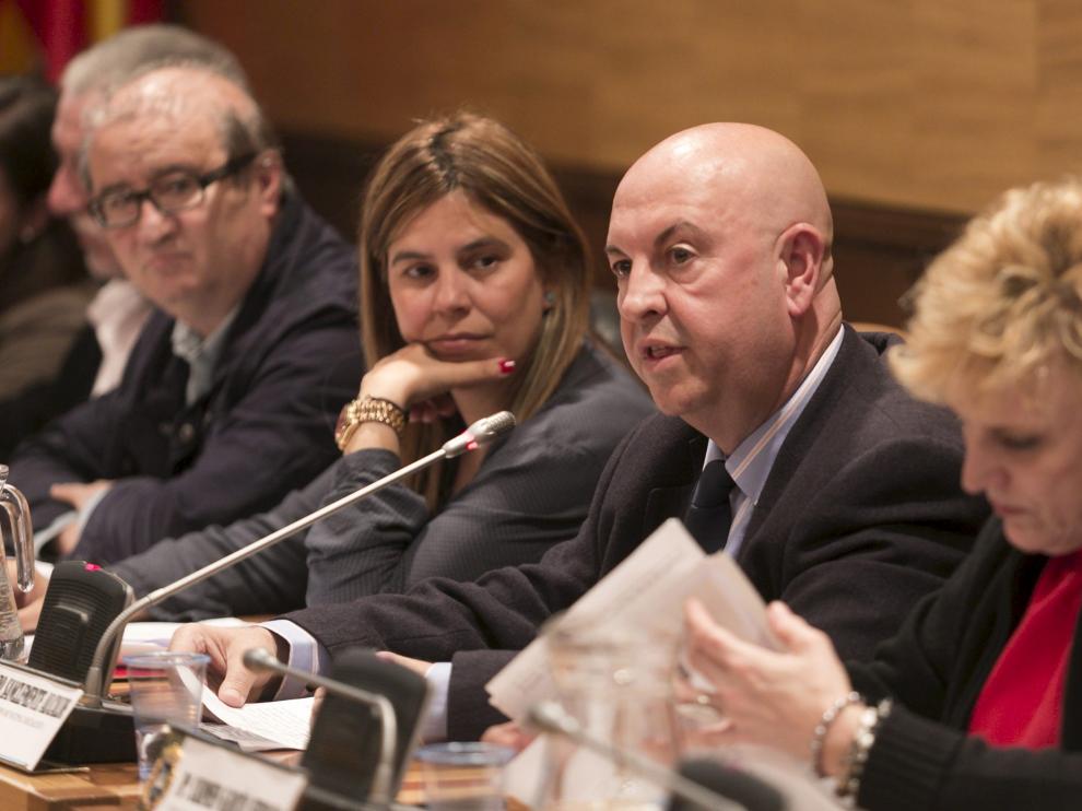 José Mª Romance, Yolanda de Miguel y Antonio Sanclemente, del PSOE, y Carmen García (Cambiar).