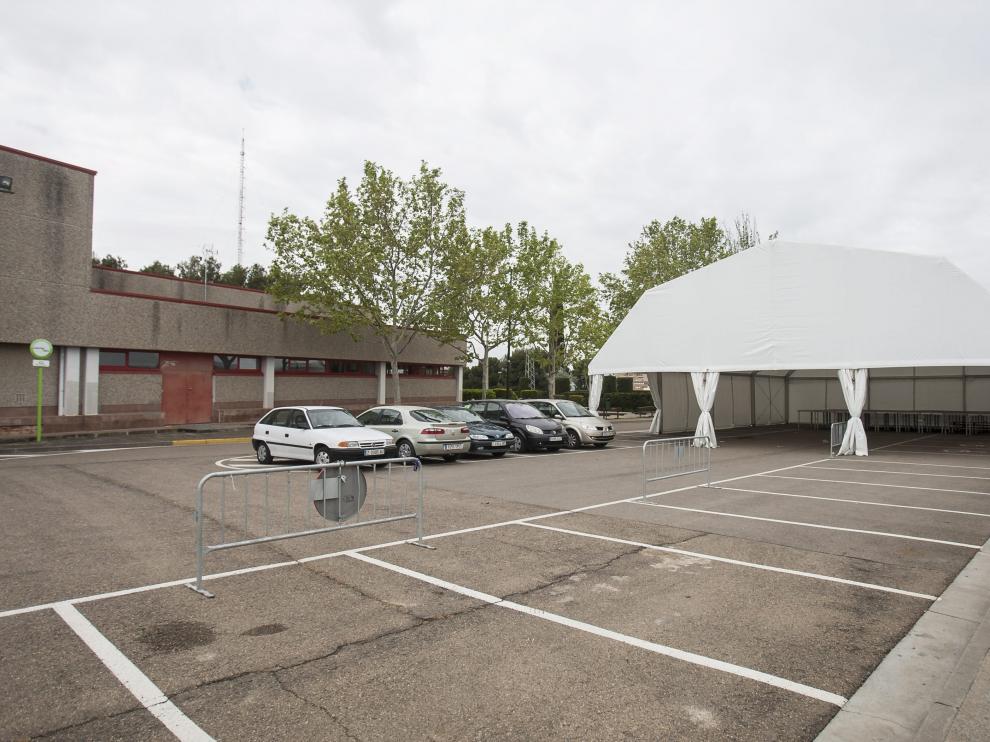 El pabellón de San Gregorio, con la carpa instalada al lado para la celebración de las fiestas.