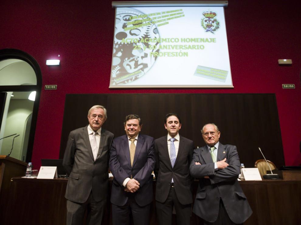 Javier Ferrer Dufol, Manuel López, José Antonio Galdón y Juan Ignacio Larraz, en el Aula Magna del Paraninfo.