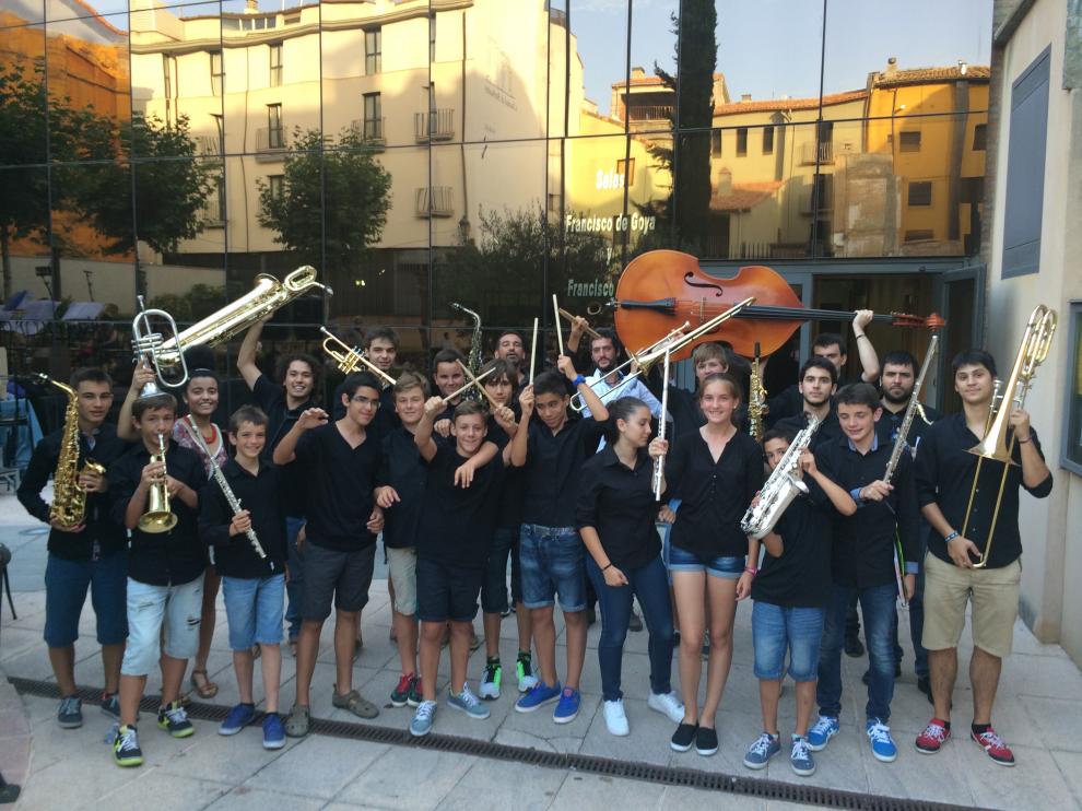 En la foto, Jazz for Kids, los alumnos de la única Escuela de Jazz que hay en Aragón dirigida por Dani Escolano.
