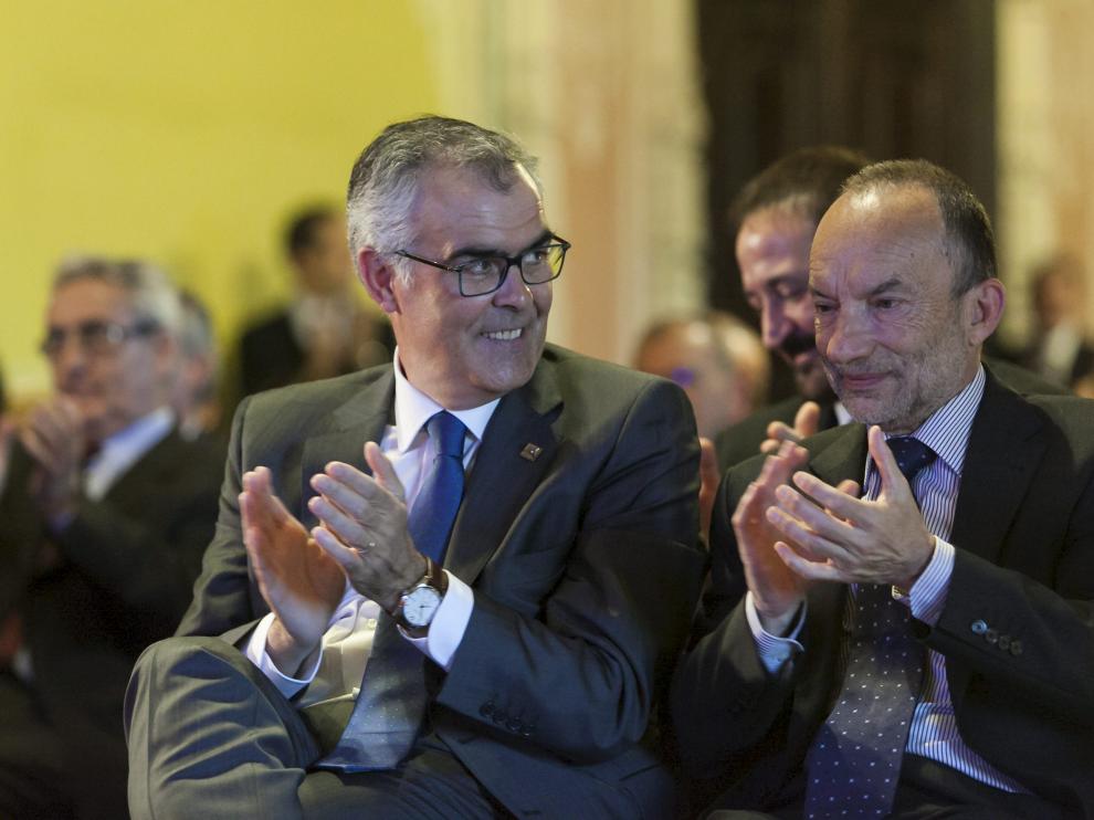 Ángel Adiego, consejero delegado de Lacor, y Ramón Tejedor, director del IAF, en el acto de ayer.