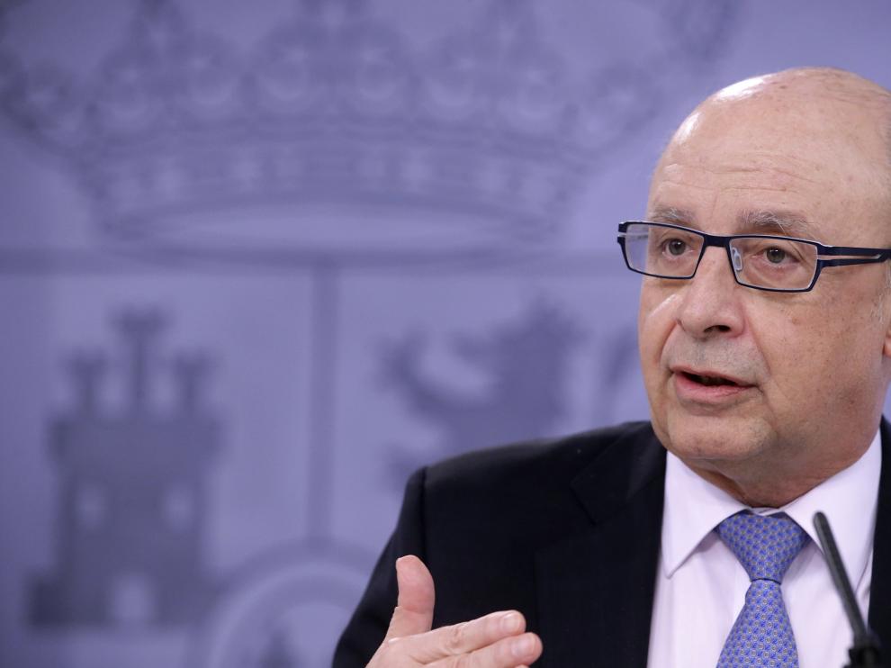 Cristóbal Montoro tras el Consejo de Ministros.