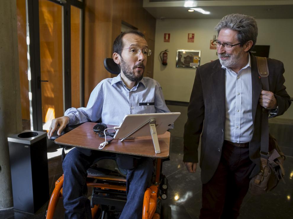 Pablo Echenique(Podemos) y Adolfo Barrena (IU) en una foto de archivo.