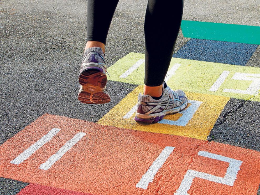 Los juegos y el deporte al aire libre conforman buenos hábitos de salud para niños y adolescentes.