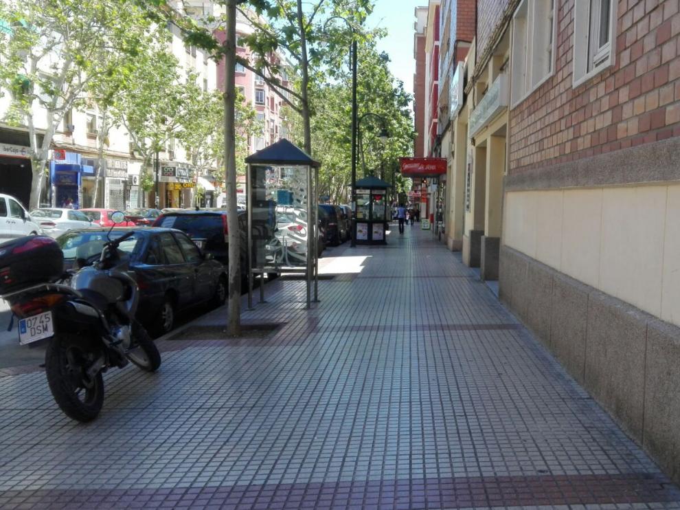 Ni un banco para sentarse en un kilómetro de Compromiso de Caspe